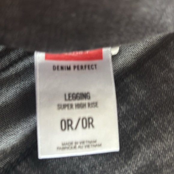 Express Super High Rise Jeans - Picture 2 of 2